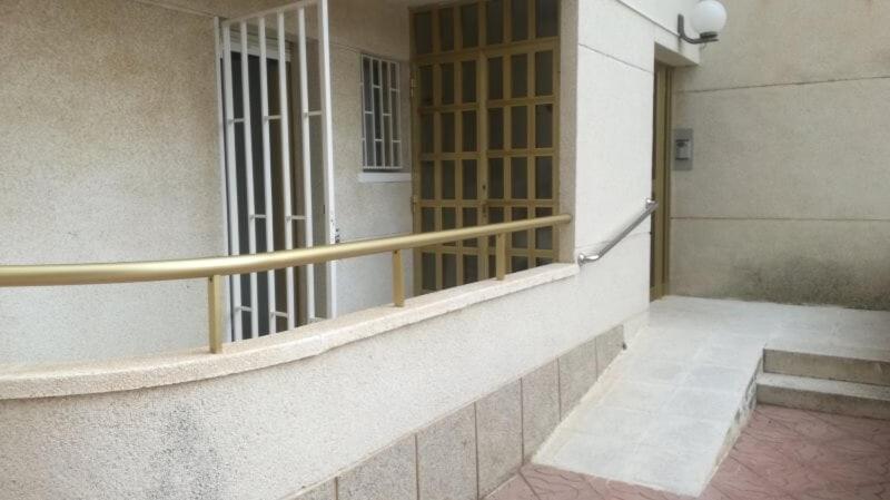 100M2 Big Apartment Private Garden And Pool/ 100M2 Gran Apartamento Jardin Privado Y Piscina / Acogedor Apartamento En Zona Tranquila Y Agradable Cambrils Exterior photo